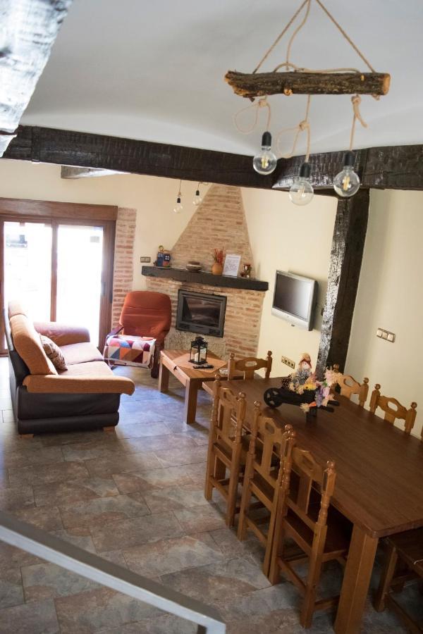 Vivienda Turistica El Caneco Tordesillas Exteriör bild