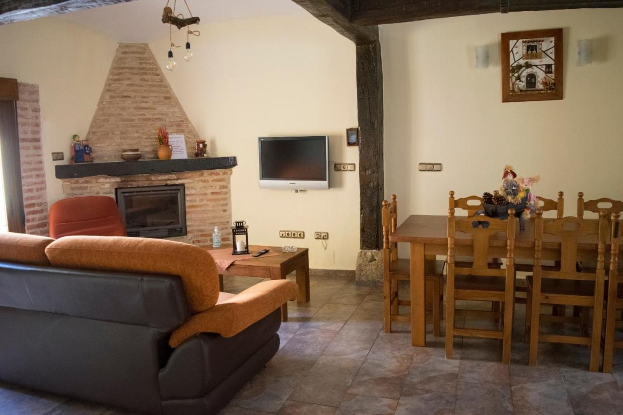Vivienda Turistica El Caneco Tordesillas Exteriör bild